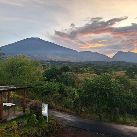 Family Rinjani Bungalow Sajang Exterior photo